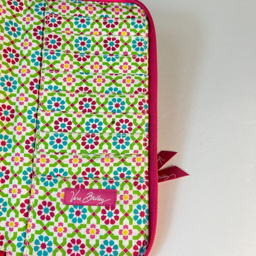 Vera Bradley Capri Melon Pink Paisley Quilted Large Zip Travel Organizer Wallet - Picture 8 of 11